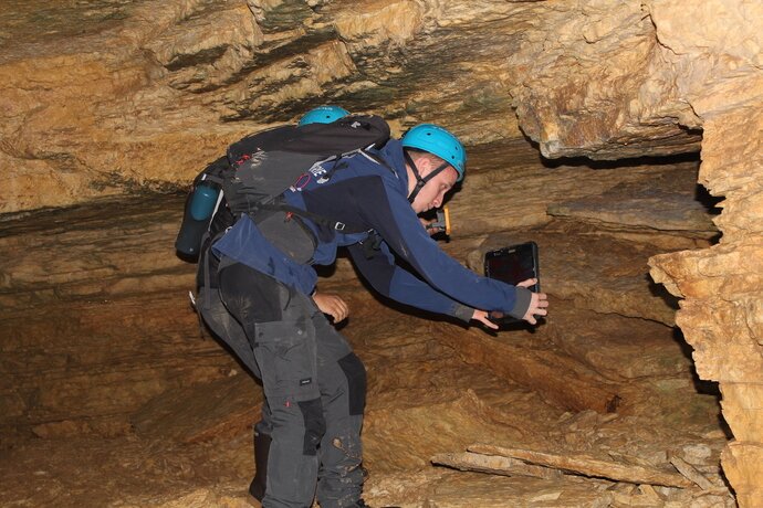 Photo de la sortie des étudiants sur les grottes de Bèze