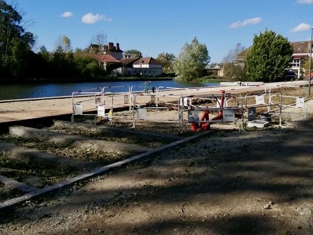 Photo des travaux sur la halte fluviale Bazarnes-Cravant