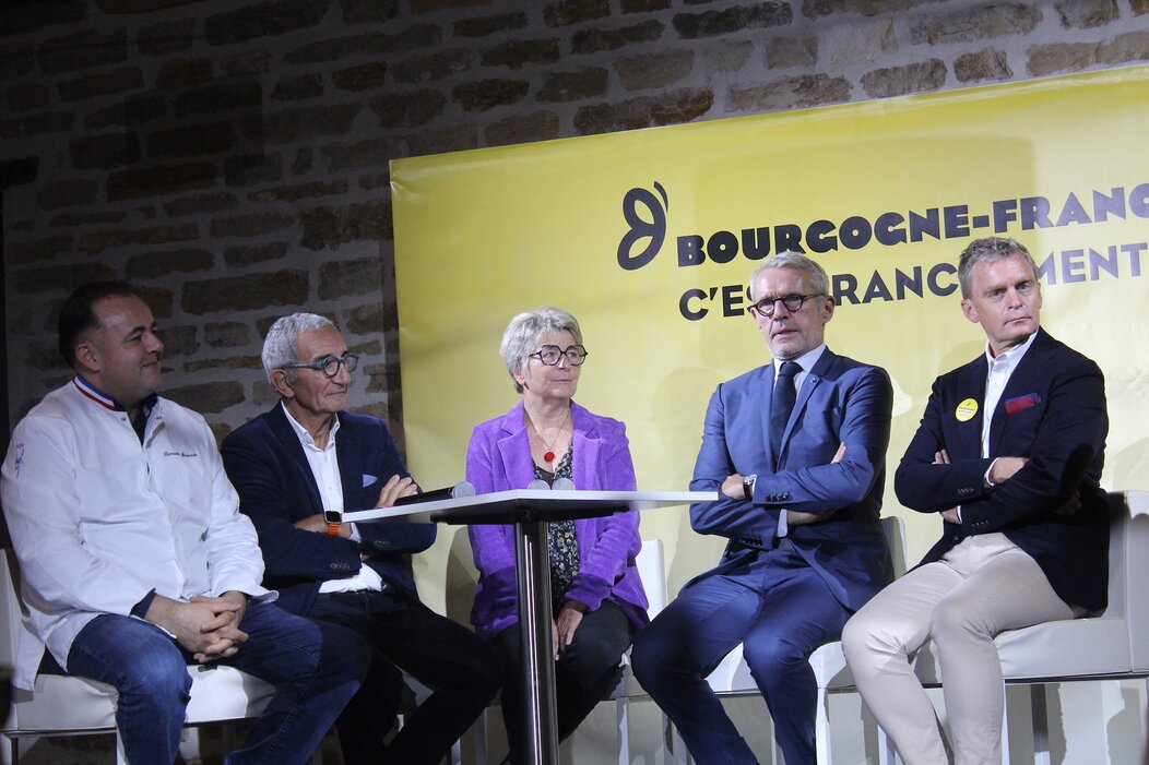 Photo de Romuald Fassenet, Patrick Ayache, Marie-Guite Dufay, Lambert Wilson et Roland de la Brosse