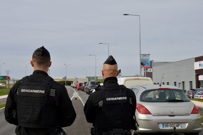 Photo des forces de gendarmerie en opération de filtrage