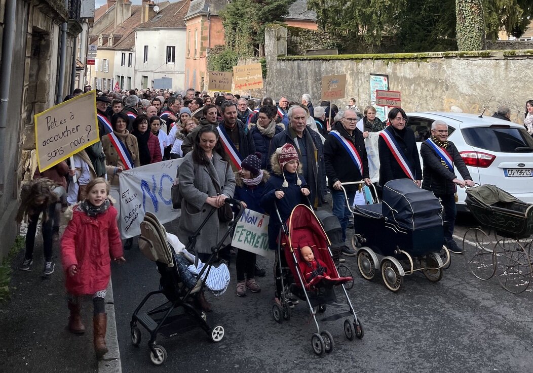 Photo de la manifestation du 11 mars contre la fermeture de la maternité d'Autun