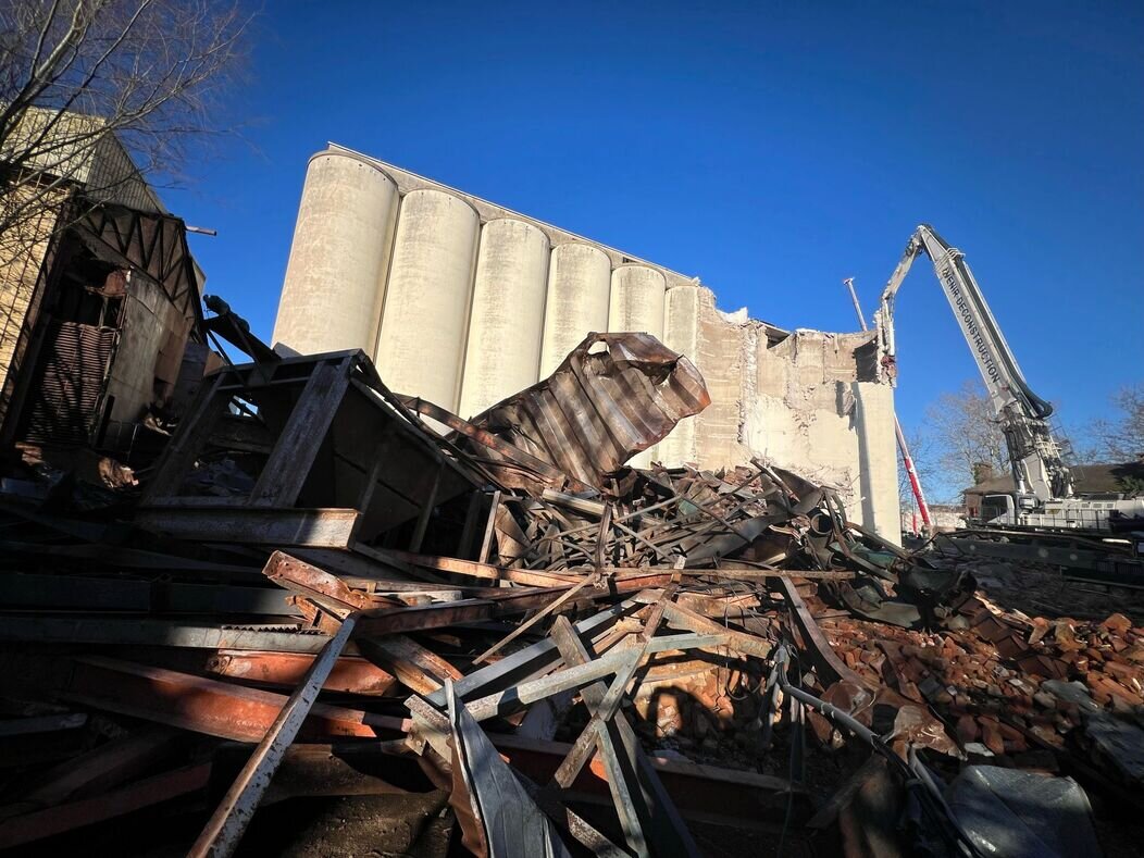 Photo de gravas de la démolition des silos