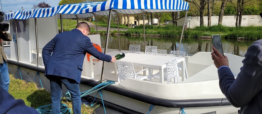 Photo du premier bateau à hydrogène
