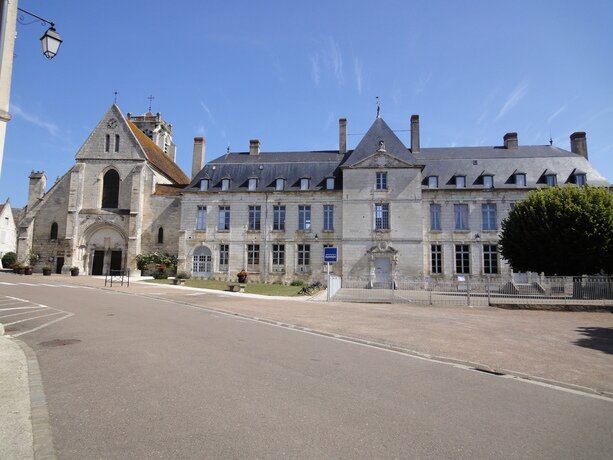 Photo du château de Saint-Bris-le-Vineux