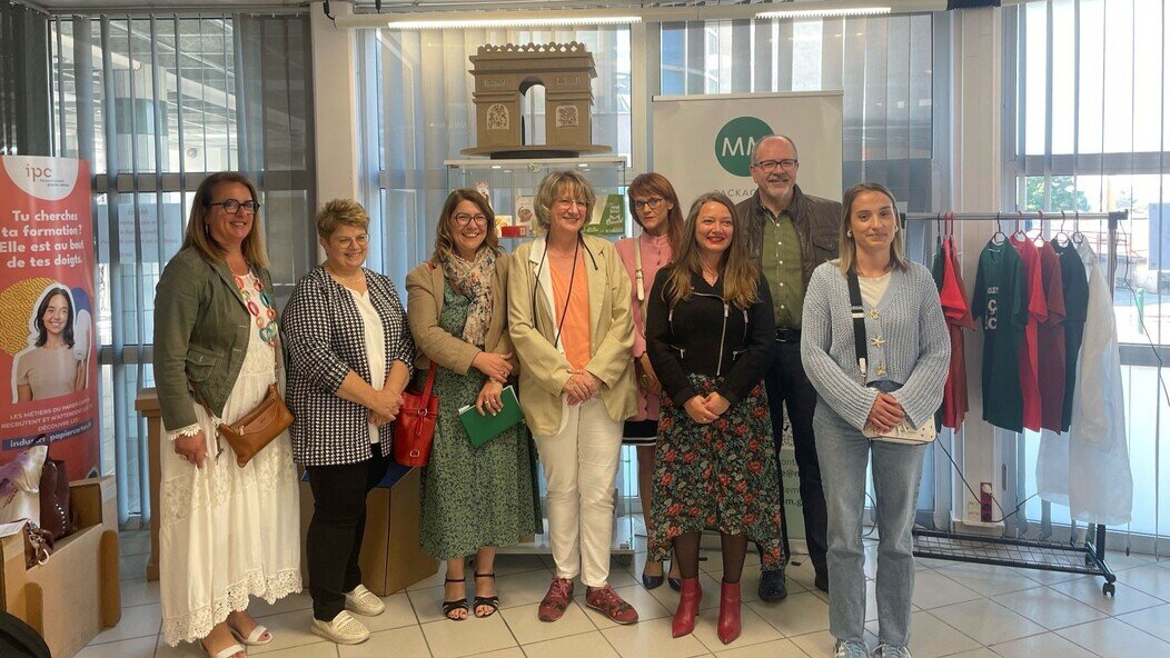 Photo de Lucia Henry, Elisabeth Poulain, Emilie Bonfilou, Sandrine Fauquet, Cécile Turpin, Charlotte Vaillant , Jean-Marc Vatinet, Léa Durbulle