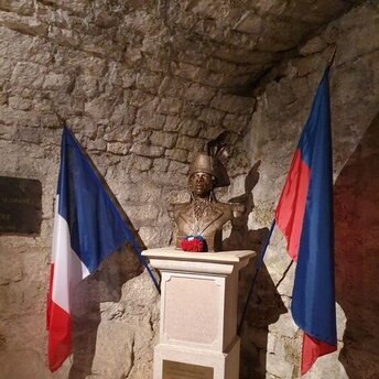 Photo de statue de Toussaint Louverture