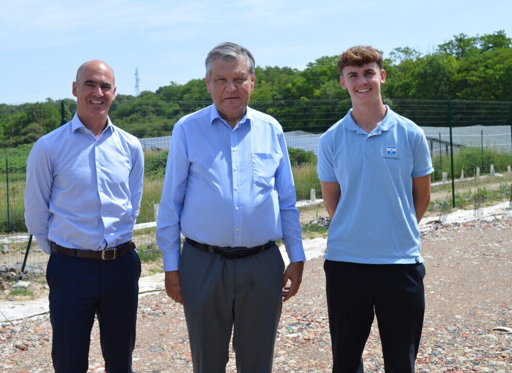 Olivier Marchand et Raphaël Hasni et le maire de Mâcon