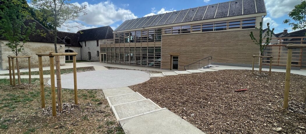 Photo du site chablisien de la Cité des climats & vins de Bourgogne