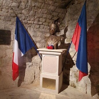 Photo de statue de Toussaint Louverture