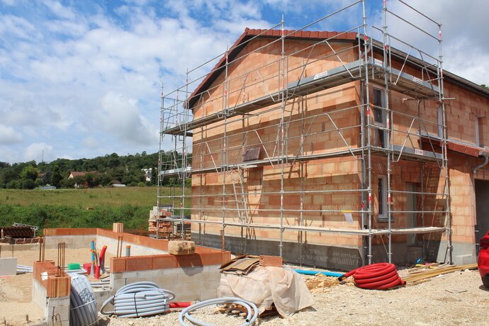 Photo de l'une des dix maisons en accès à la propriété de la résidence