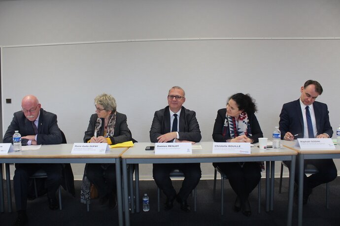 Photo de Roland Jacquemin, Marie-Guite Dufay, Damien Meslot, Christelle Rouillé et Raphaël Sodini