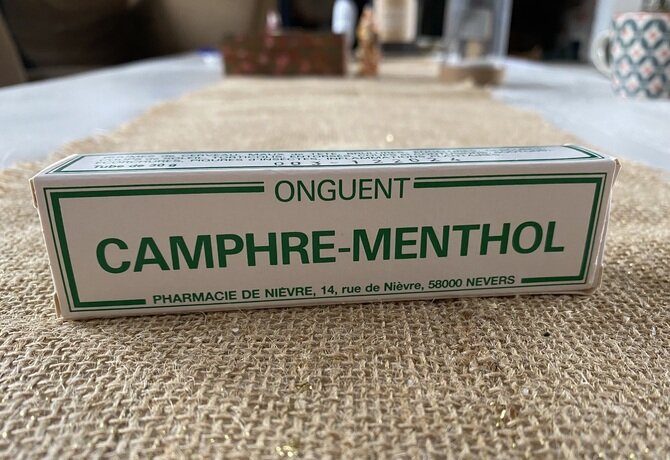 Photo de la boîte de l'onguent Camphre-Menthol