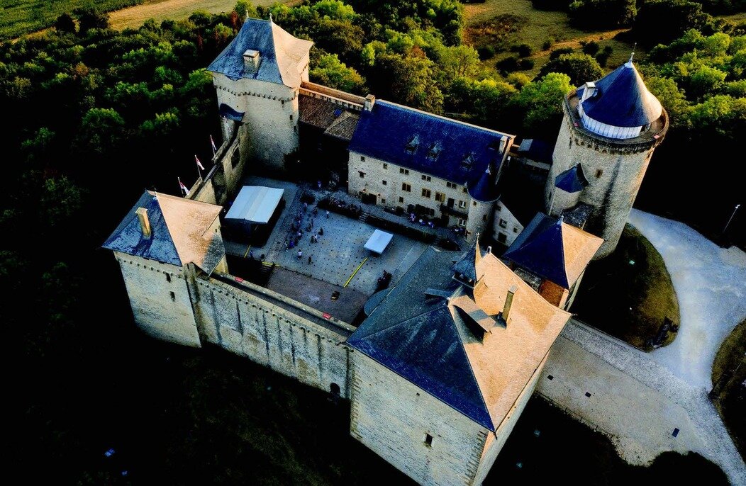 Un été en France : le château des « Trois frontières »